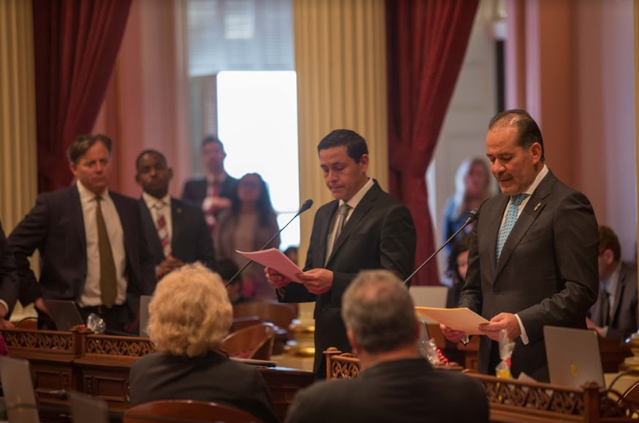 Visita Orozco Sandoval el Senado de California