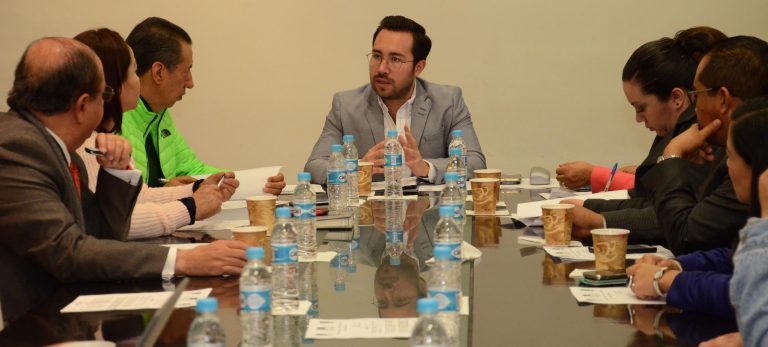 Comisión de Reglamentos dio entrada cinco iniciativas para fortalecer al Congreso