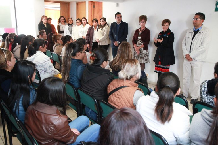 Se reproducen roles de género en los cursos del DIF estatal