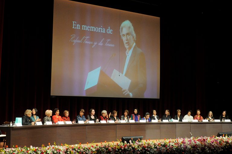 Rinden homenaje a Pepita Serrano, Mujer del Año 2016