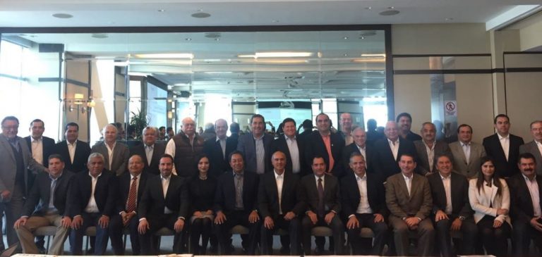 Presentan a la Sagarpa programas para el campo