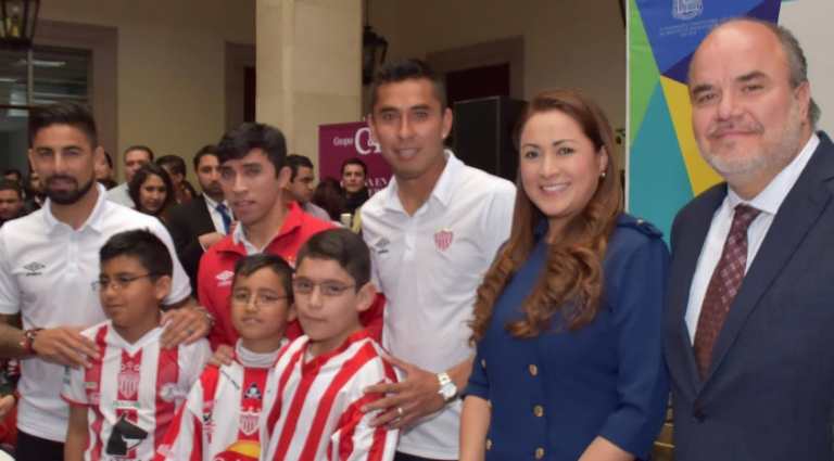 A través de convenio, personas de escasos recursos obtendrán lentes gratis