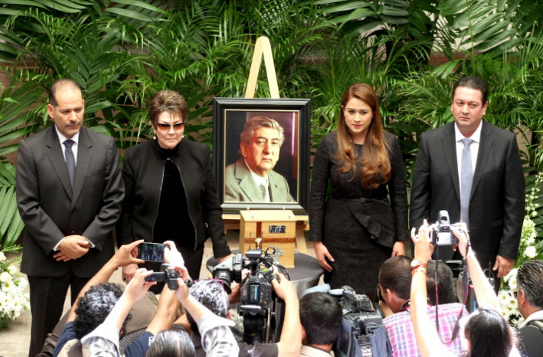 Participa el gobernador en homenaje a Héctor del Villar Martínez