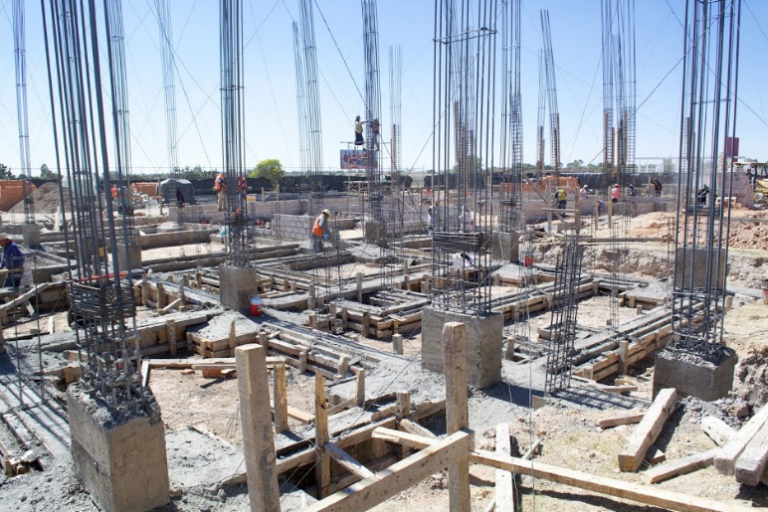 Construyen nuevo edificio en la Universidad Tecnológica El Retoño