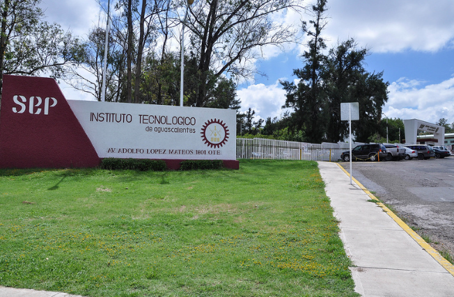 ITA estrecha lazos con industriales de la confección