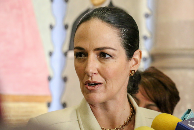 Aprueban dictamen para establecer de manera legal el programa Médico en tu Casa