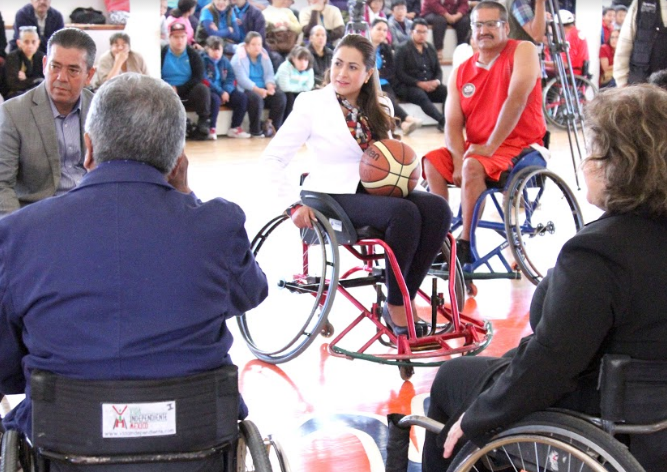 Capacitarán a personas con discapacidad motriz en el manejo de la silla de ruedas