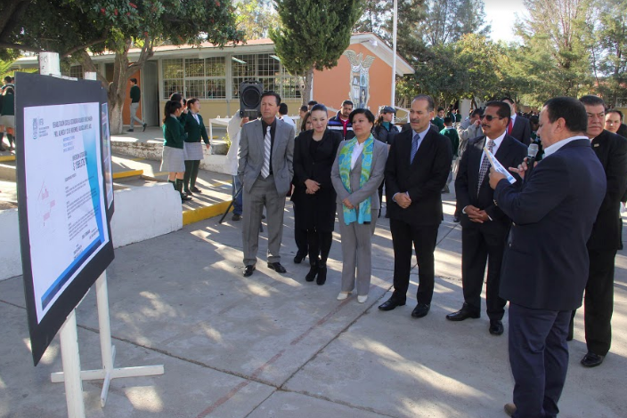 Obras de rehabilitación en la escuela secundaria Ricardo Flores Magón