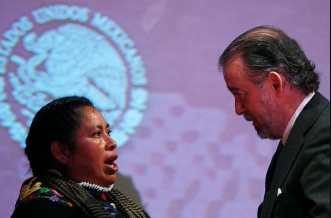 Pide disculpa pública la PGR a tres mujeres indígenas