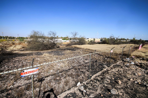 Busca abogado cancelar la construcción de la Plaza Outlet