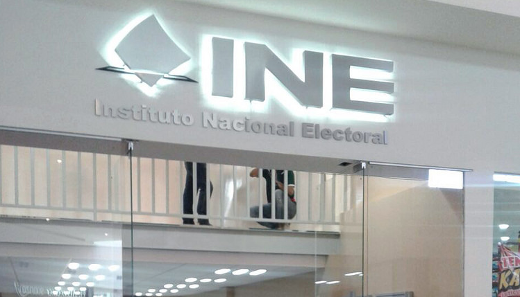 Carece de atribuciones la Junta General Ejecutiva para disminuir salarios de consejeros electorales del INE