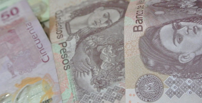 Mujeres aguascalentenses ganan mil 500 pesos menos que hombres