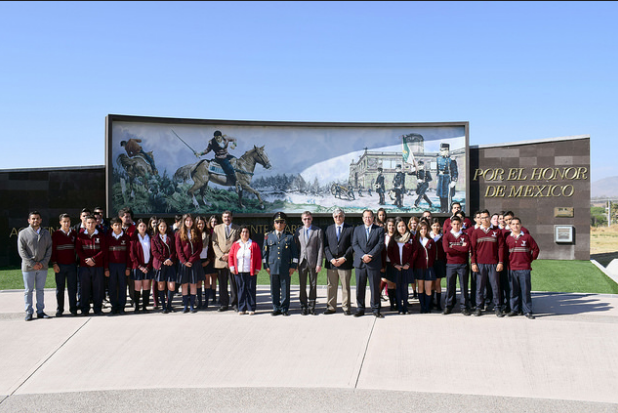 Debe impedirse que en la administración pública se impongan intereses particulares y de orden religioso