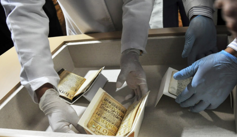 El Manuscrito de Luis de Carvajal regresó a México