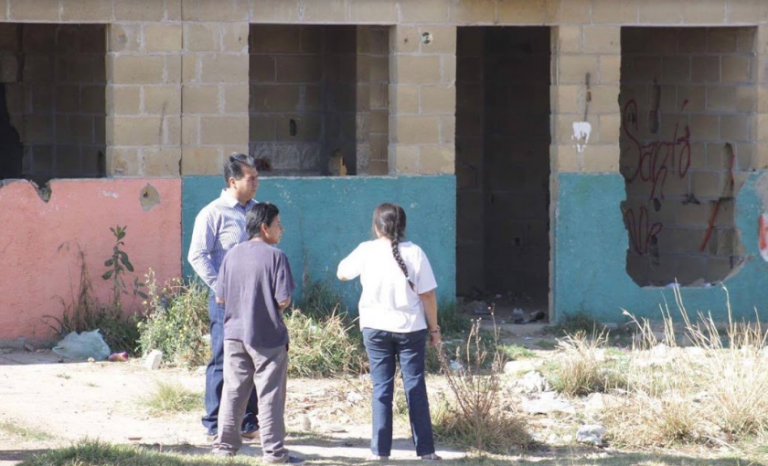 Reconoce Pabellón problema en fraccionamiento sin municipalizar