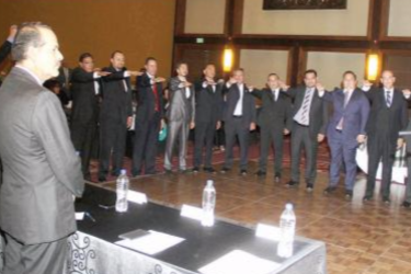 Toman protesta nuevos integrantes del Colegio de Ortopedia y Traumatología