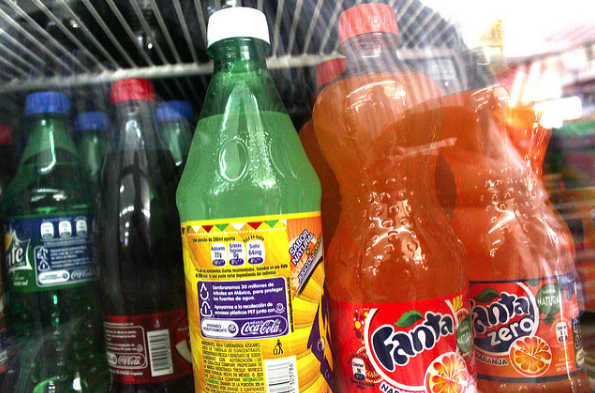 Evitar refrescos y bebidas azucaradas reduce 30% el nivel de obesidad