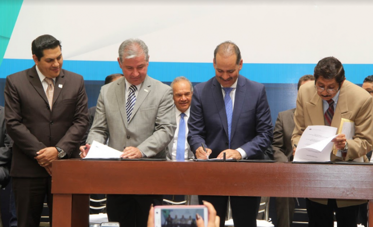 Firman Pacto por la Competitividad y Estabilidad Laboral para el Crecimiento Económico del Estado