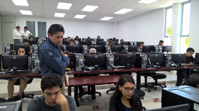 Presentan examen de diagnóstico aspirantes a ingresar a la UPA