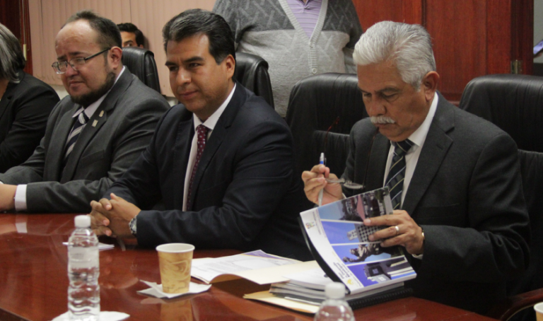 Entregó Pabellón al Legislativo su plan de desarrollo