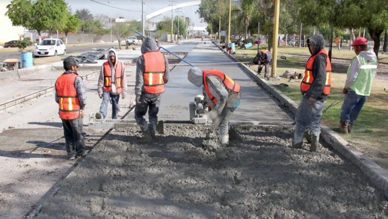 Avanzan obras de concreto hidráulico en José María Chávez