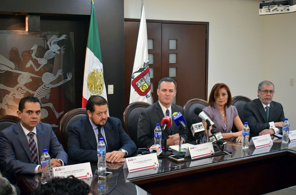Presenta fiscal a su equipo de trabajo