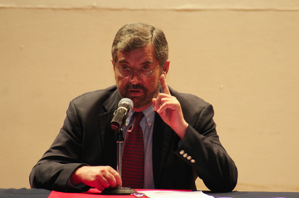 Necesario retomar el humanismo en la medicina: De la Fuente