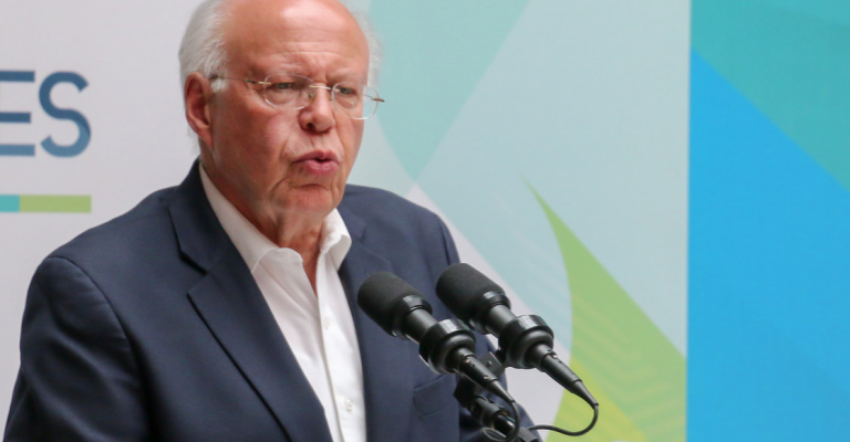 Pide Narro a diputados aprobar uso medicinal de la mariguana