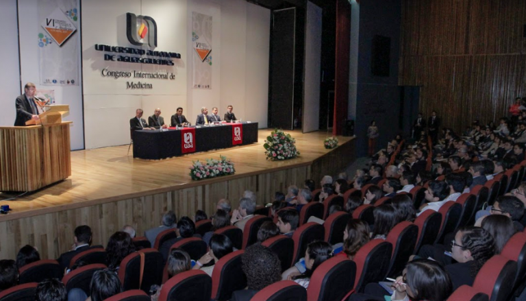 UAA celebra 45 aniversario de la Escuela de Medicina