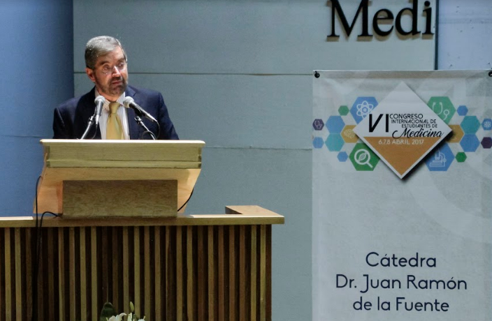 Juan Ramón de la Fuente impartió la conferencia Las drogas como problema de salud