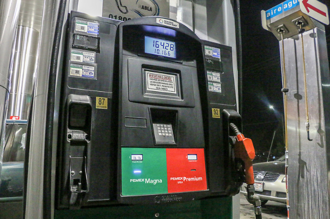 Profeco detecta irregularidades en 19 gasolineras del estado