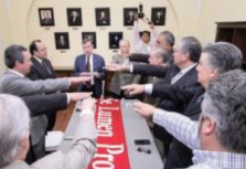 Rector toma protesta a integrantes del Patronato de la UAA