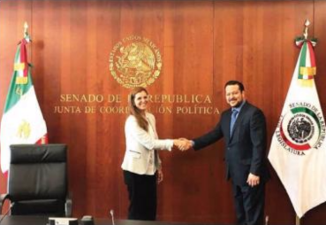 Regidora sostiene encuentro con senadores