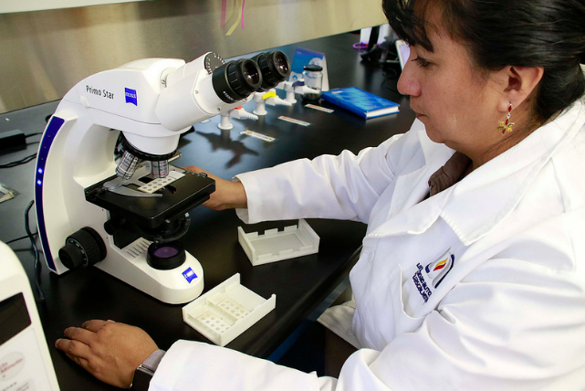 Sí hay lugares para que egresados de Medicina de la UAA realicen sus internados