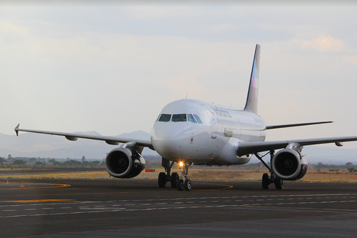 Se fortalece conectividad aérea durante la Feria