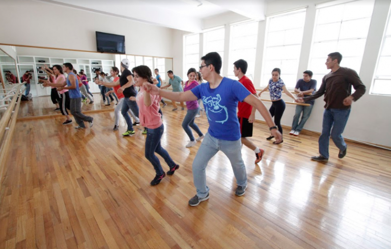 Buscan disminuir consumo de alcohol entre universitarios