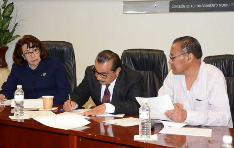 Buscan que no se exente del pago del Isabi a partidos políticos