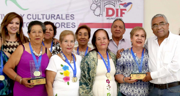 Reconocen a adultos mayores ganadores de los juegos municipales deportivos y culturales