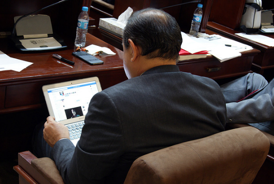 Sincronizar apps con redes sociales, riesgoso para la protección de datos personales