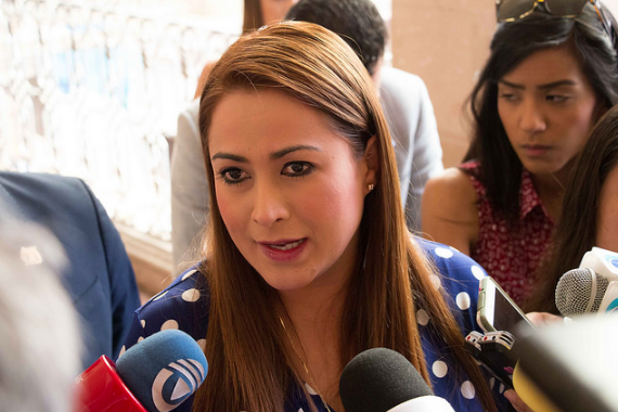 Defiende María Teresa Jiménez programa El Carrito