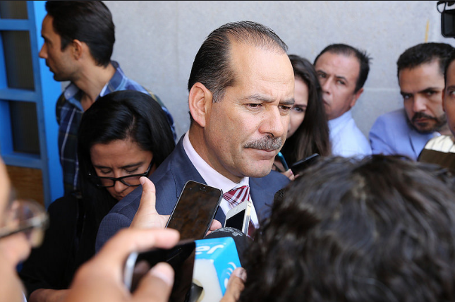 Rechaza gobernador hacer cambios en el gabinete