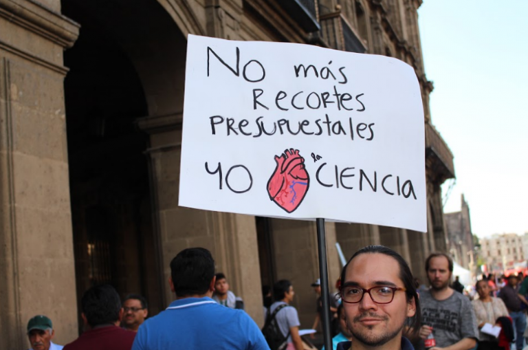 En marcha, exigen más recursos para ciencia y tecnología
