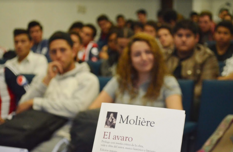 En Quincenas Literarias de la UPA se comentó El avaro, de Molière