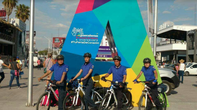 Participa Protección Civil en la Feria con capacitación de RCP