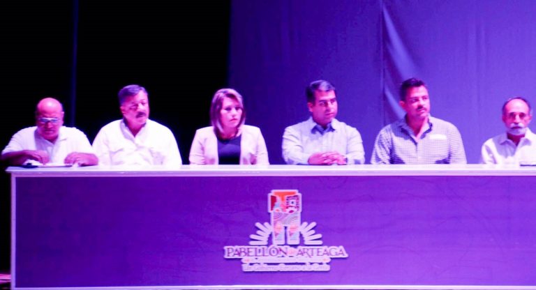 Capacitación periódica y no asistencialismo en el campo,  anuncia alcalde de Pabellón