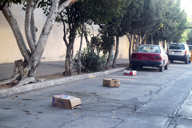 Se ha detenido a 42 personas que alquilan lugares para estacionamiento en la Feria