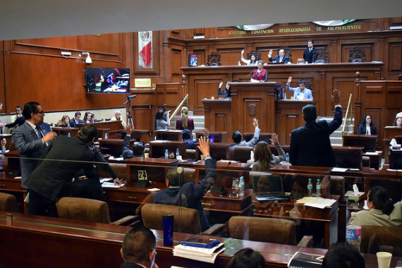 Aprueban Ley que crea el Sistema Estatal Anticorrupción