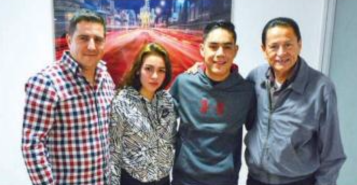 El pugilista Miguel Borrego se reúne con titular del IDEA