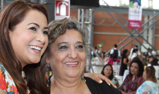 Festejan a las mil 800 trabajadoras del Ayuntamiento