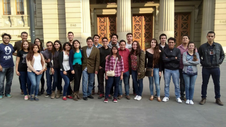 Rector de la UPA se reúne con estudiantes que realizan movilidad académica en Chile